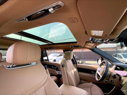 New 2025 Land Rover Range Rover Long Wheelbase SE image 29