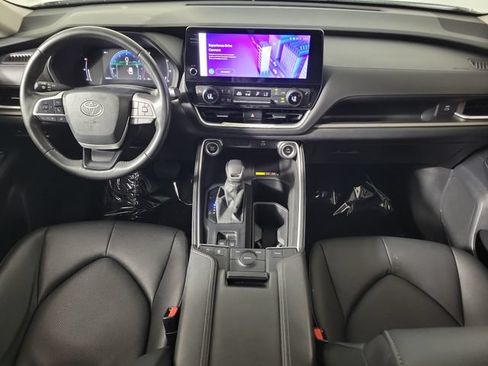 Used 2024 Toyota Grand Highlander FWD image 17