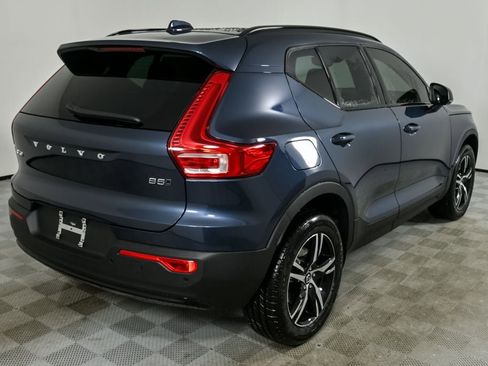 Used 2026 Volvo XC40 B5 Core w/ Climate Package AWD/4WD image 28
