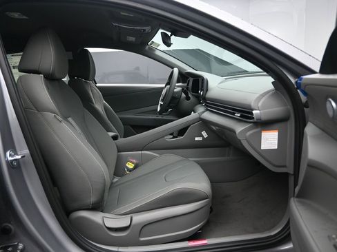 New 2026 Hyundai Elantra Hybrid FWD image 32