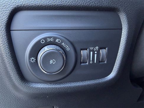 New 2025 Jeep Grand Cherokee Limited image 18