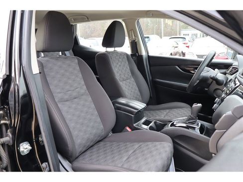 Used 2018 Nissan Rogue Sport SV image 29