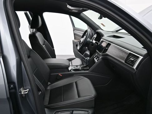 Used 2022 Volkswagen Atlas Cross Sport SE image 12