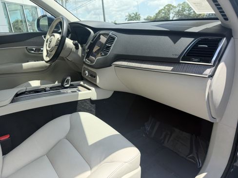Certified 2024 Volvo XC90 B5 Plus w/ Protection Package Premier AWD/4WD image 11