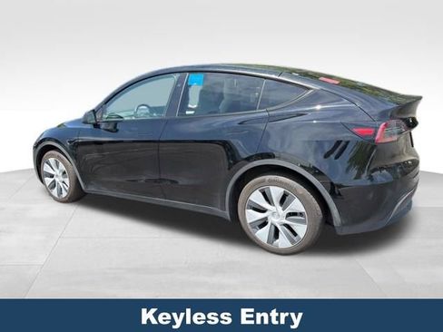 Used 2024 Tesla Model Y Long Range AWD/4WD image 5