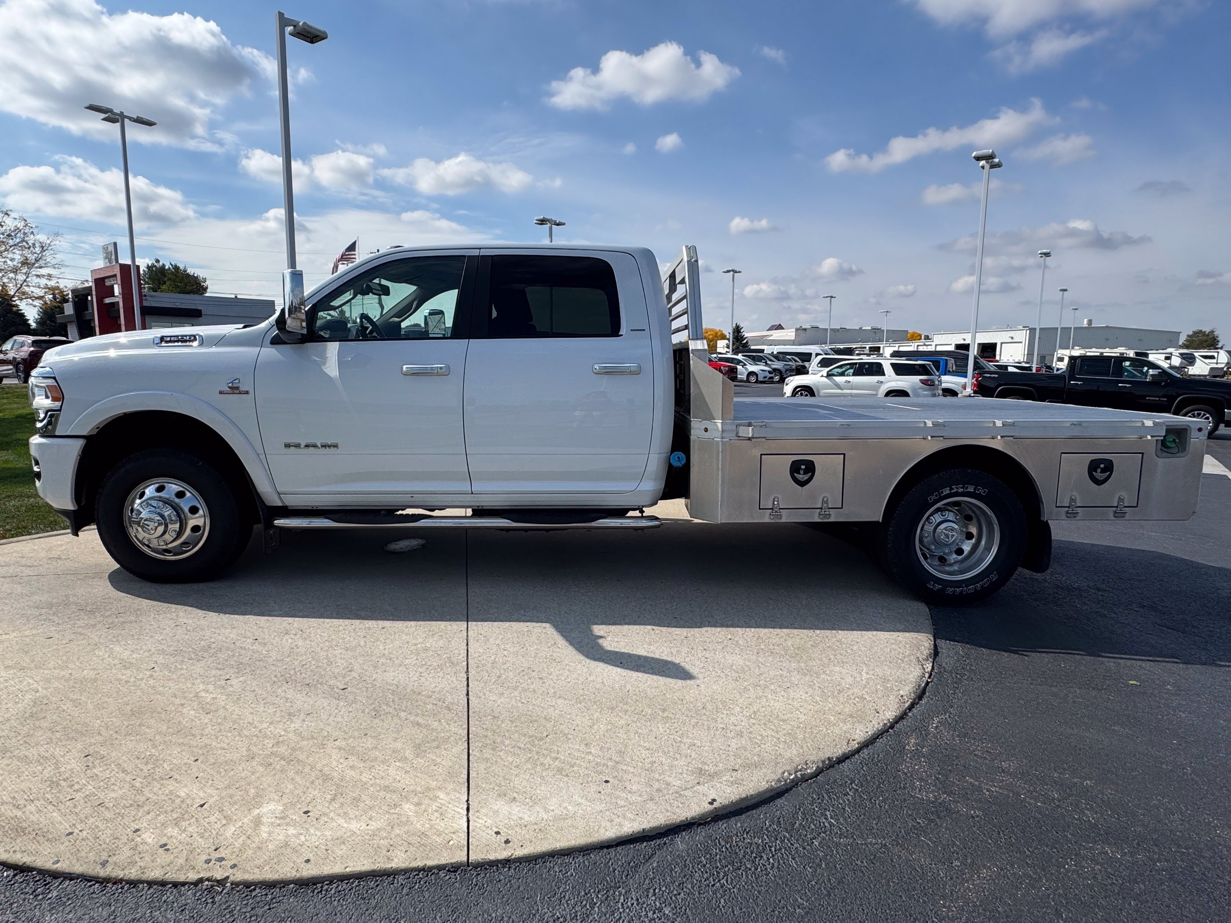 Used 2022 RAM 3500 Laramie AWD/4WD image 4