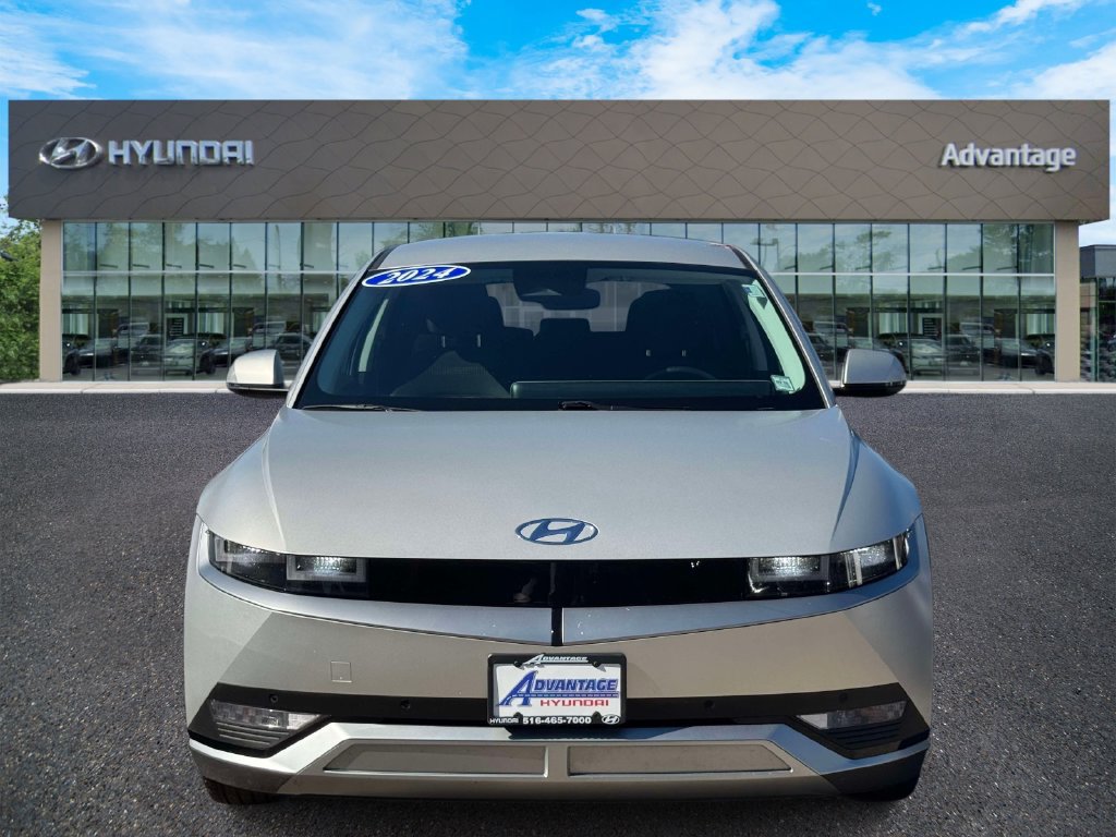 Used 2024 Hyundai Ioniq 5 SEL AWD/4WD image 2