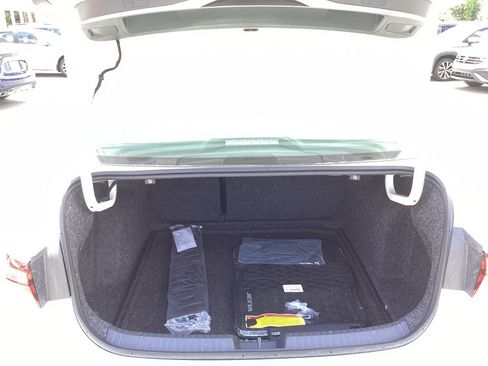Used 2024 Volkswagen Jetta SE w/ Panoramic Sunroof Package FWD image 15