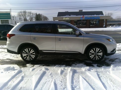 Used 2020 Mitsubishi Outlander SEL image 6