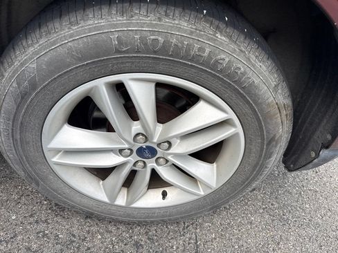Used 2016 Ford Edge SEL w/ Equipment Group 201A AWD/4WD image 9