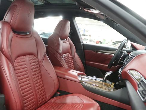 Used 2021 Maserati Levante GranSport image 17