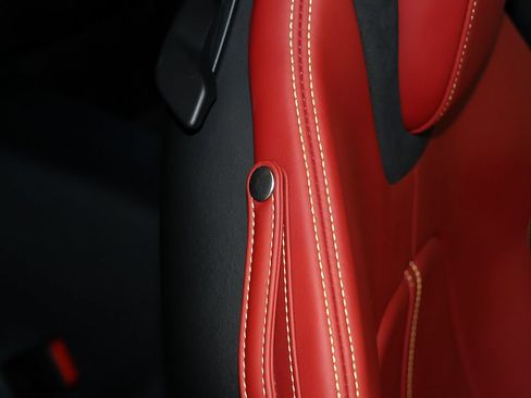 Used 2021 Ferrari Roma RWD image 27
