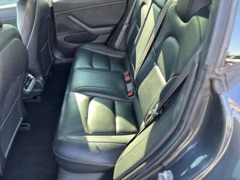 Used 2018 Tesla Model 3 Performance image 11