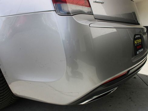 Used 2018 Chrysler 300 S image 29