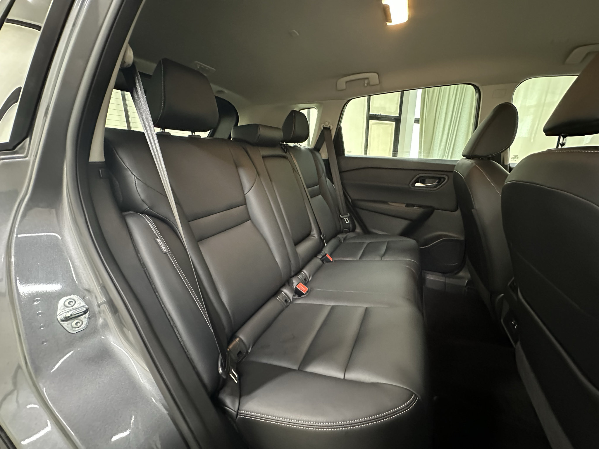 Used 2024 Nissan Rogue SL AWD/4WD image 18