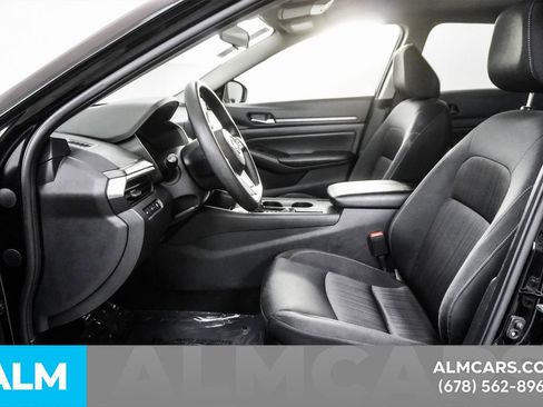 Used 2025 Nissan Altima 2.5 SV image 16