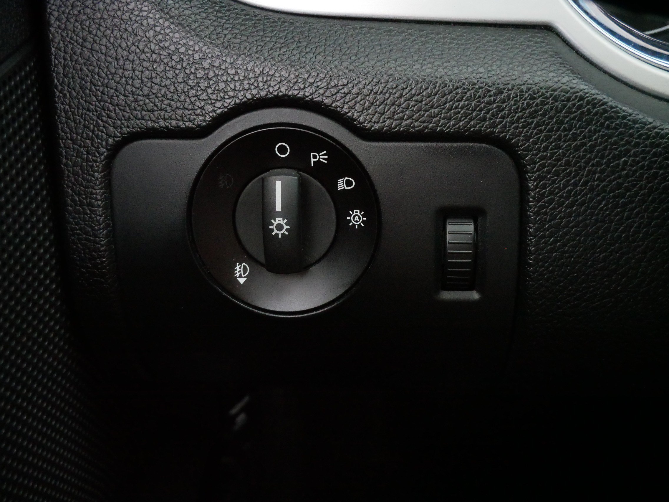 Used 2014 Ford Mustang Premium RWD image 26