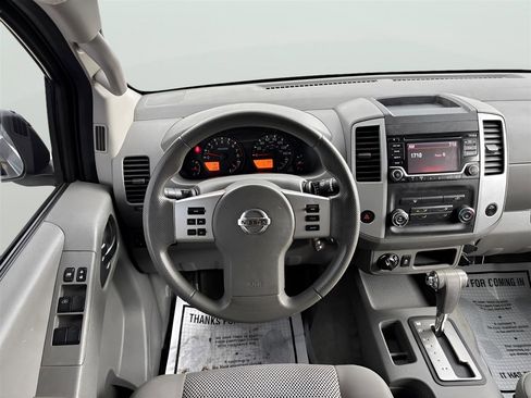 Used 2016 Nissan Frontier SV image 17