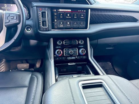 Used 2024 GMC Yukon XL Denali RWD image 19