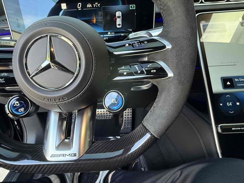 Used 2025 Mercedes-Benz S 63 AMG S image 39