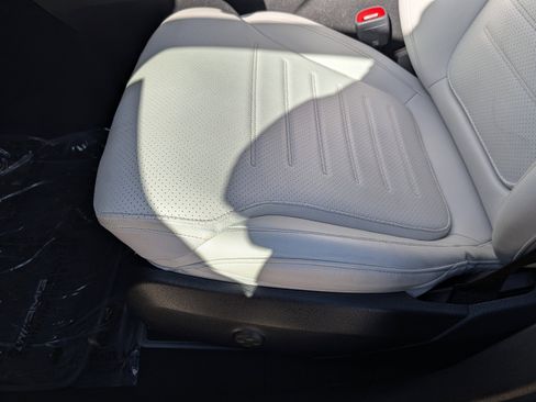 Used 2023 Mercedes-Benz GLC 300 w/ AMG Line image 14