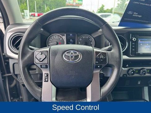 Used 2017 Toyota Tacoma SR5 w/ Tow Package RWD image 12