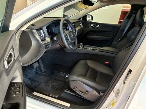Used 2024 Volvo XC60 T8 Core image 20
