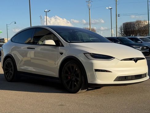 Used 2023 Tesla Model X Plaid image 12