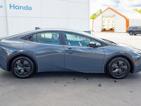 Used 2025 Toyota Prius LE AWD/4WD image 16