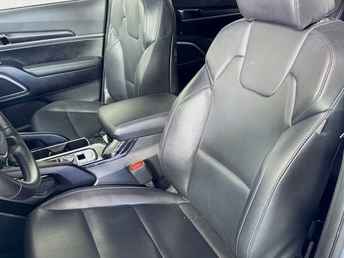 Certified 2024 Kia Telluride S w/ S Sunroof Package AWD/4WD image 20