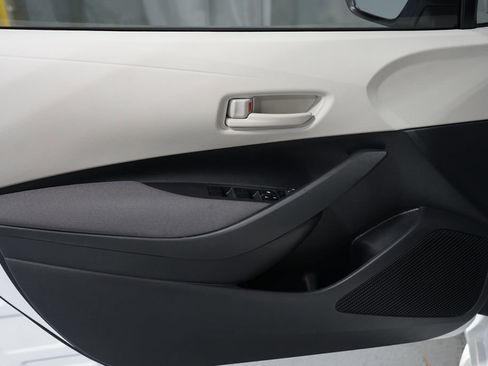 Certified 2025 Toyota Corolla LE image 27