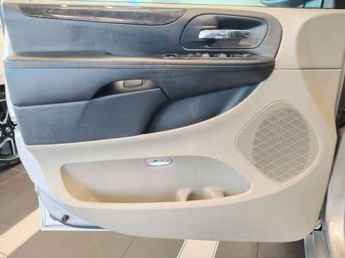 Used 2012 Dodge Grand Caravan SXT image 23