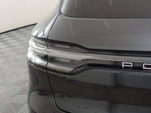 Used 2025 Porsche Macan image 15