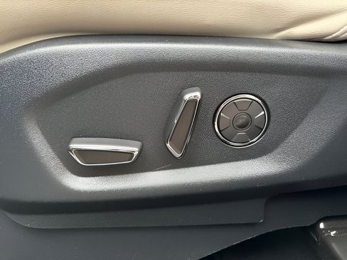 Certified 2018 Ford Explorer Platinum AWD/4WD image 19