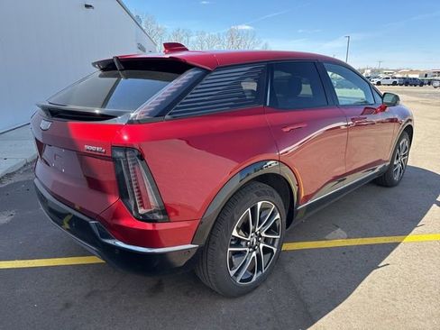 Certified 2025 Cadillac Optiq Sport 2 w/ LPO, Floor Liner Package image 8