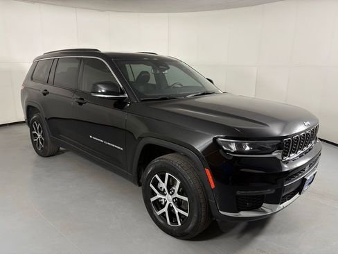 Used 2024 Jeep Grand Cherokee L Limited w/ Luxury Tech Group II AWD/4WD image 2