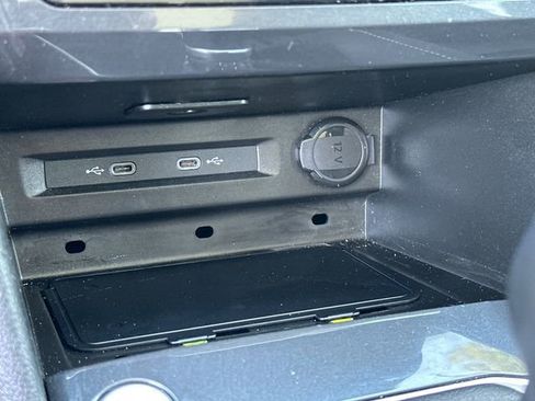 Used 2024 Volkswagen Tiguan SE image 20