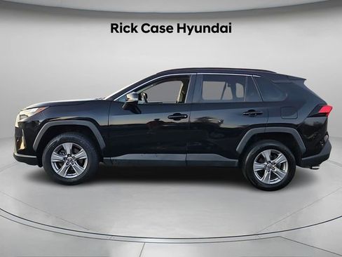 Used 2022 Toyota RAV4 XLE image 3