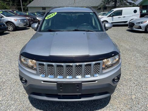 Used 2017 Jeep Compass Latitude AWD/4WD image 2