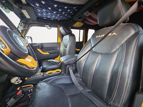 Used 2015 Jeep Wrangler Unlimited Sahara w/ Max Tow Package image 9