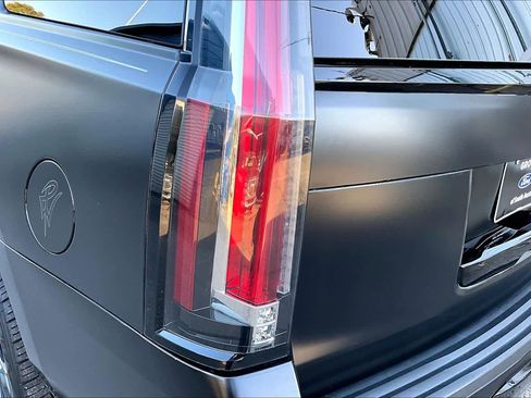 Used 2020 Cadillac Escalade Luxury image 26