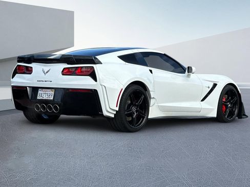 Used 2017 Chevrolet Corvette Stingray image 4