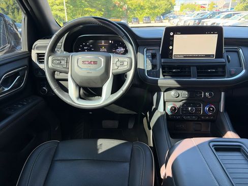 Used 2022 GMC Yukon SLT w/ SLT Premium Package AWD/4WD image 13