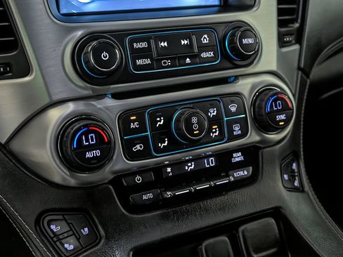 Used 2017 GMC Yukon SLT AWD/4WD image 27