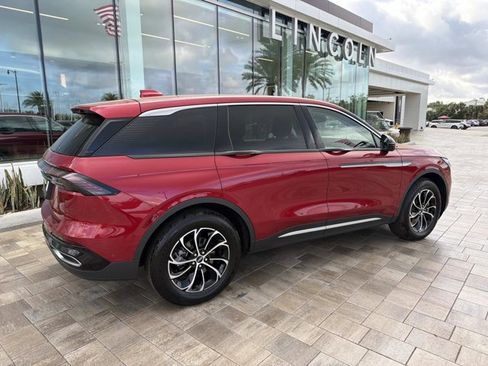 Certified 2024 Lincoln Nautilus Premier image 2