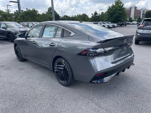 New 2026 Nissan Sentra SR w/ SR Premium Package FWD image 5