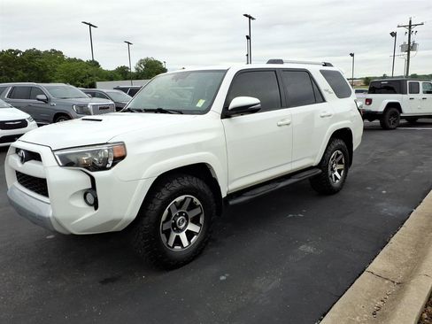 Used 2018 Toyota 4Runner TRD Off-Road Premium AWD/4WD image 3