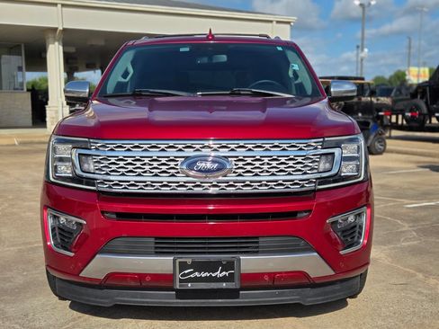 Used 2019 Ford Expedition Platinum RWD image 2