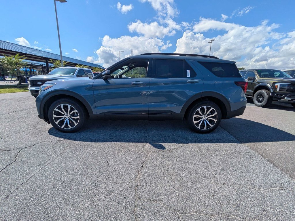 New 2027 Ford Explorer ST-Line RWD image 7