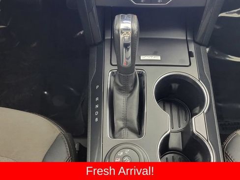 Used 2017 Ford Explorer XLT w/ Equipment Group 202A AWD/4WD image 23